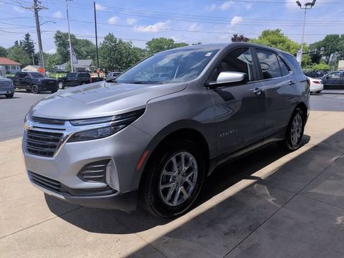 Used 2024 Chevrolet Equinox LT w/ LPO, Floor Liner Package FWD image 4