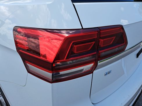 Used 2019 Volkswagen Atlas SE w/ Panoramic Sunroof Package AWD/4WD image 35