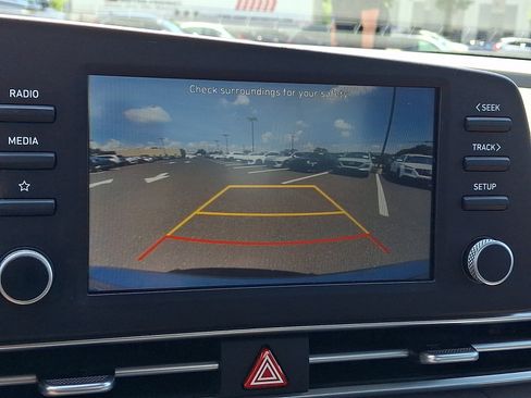 Certified 2023 Hyundai Elantra SEL w/ Preferred Accessory Package FWD image 17