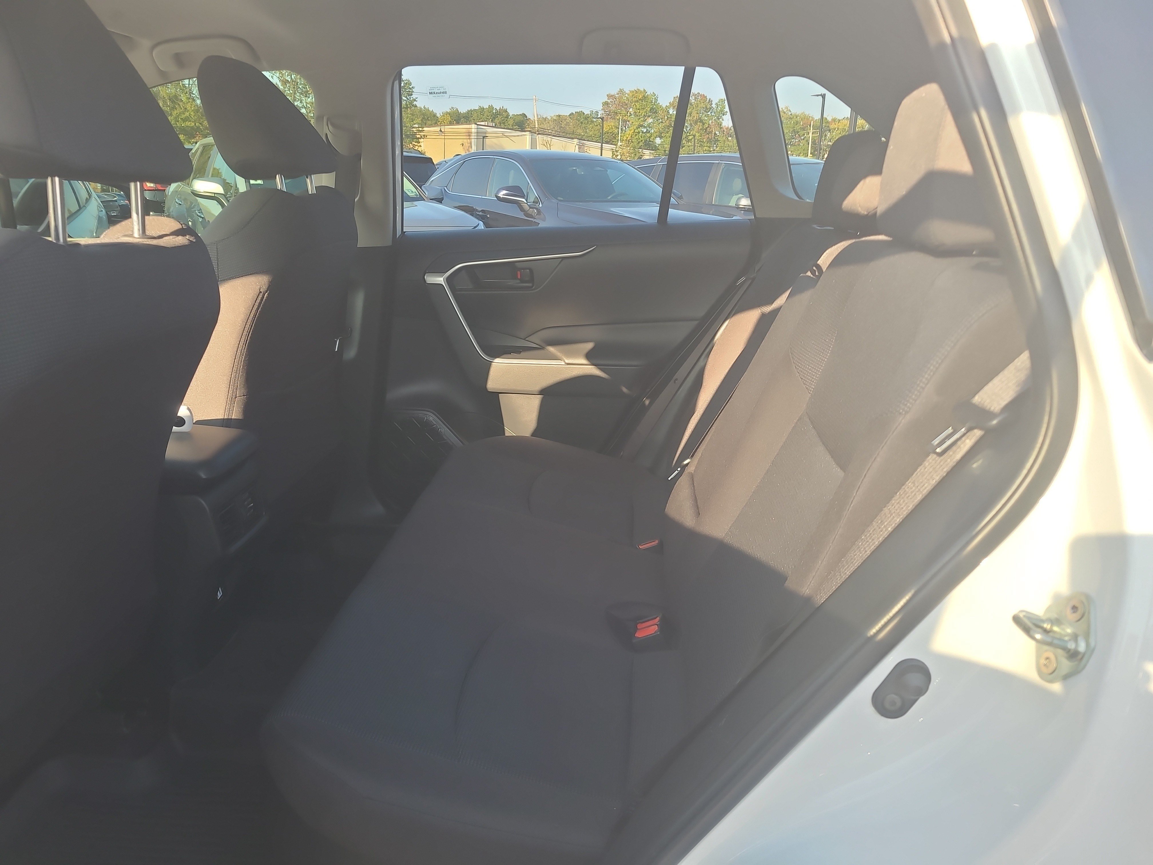 Certified 2025 Toyota RAV4 LE AWD/4WD image 27