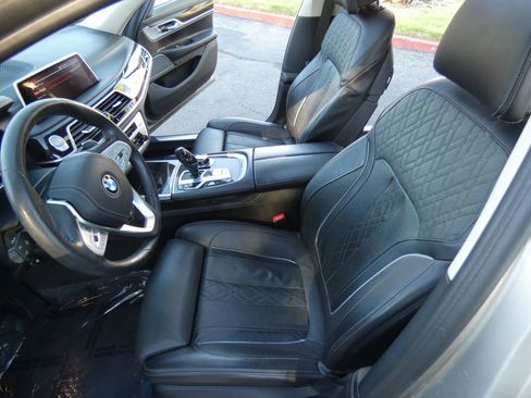 Used 2020 BMW 750i xDrive w/ Executive Package image 60