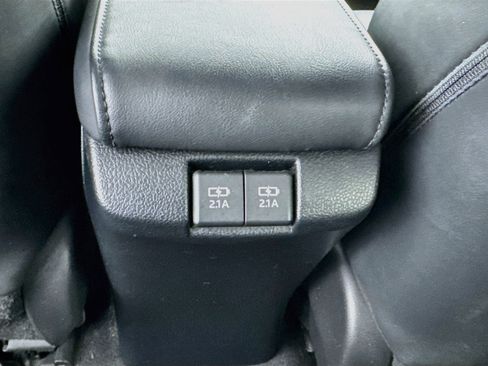 Used 2021 Toyota Prius Prime XLE FWD image 16