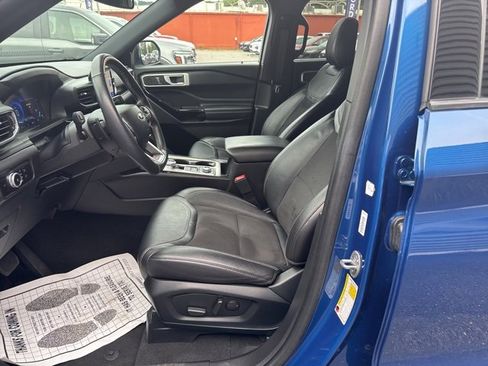 Used 2023 Ford Explorer ST image 16