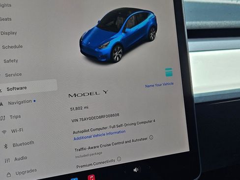 Used 2024 Tesla Model Y 2WD image 14