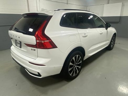 Used 2024 Volvo XC60 B5 Plus w/ Climate Package AWD/4WD image 3