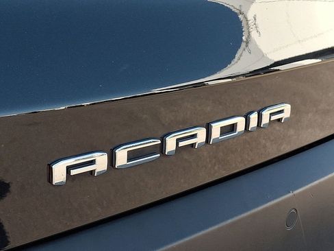 Certified 2023 GMC Acadia SLT w/ Technology Package image 33