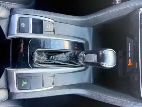 Used 2020 Honda Civic Sport image 18