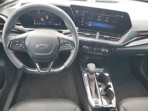Certified 2025 Chevrolet Trax RS w/ Driver Confidence Package FWD image 11