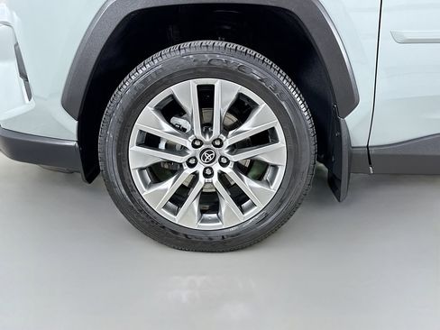 Certified 2022 Toyota RAV4 XLE Premium AWD/4WD image 33