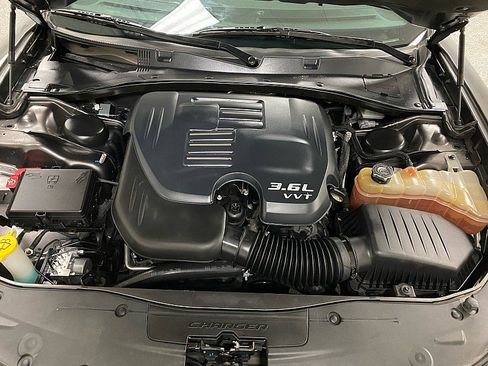 Used 2021 Dodge Charger SXT image 15