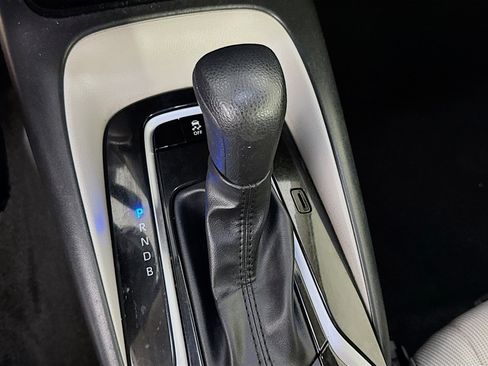 Used 2022 Toyota Corolla LE image 19
