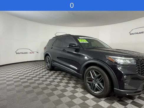 Used 2025 Ford Explorer ST AWD/4WD image 3