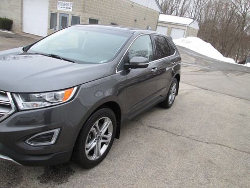 Used 2017 Ford Edge Titanium w/ Equipment Group 301A image 5