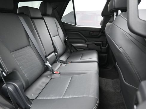 Used 2025 Toyota 4Runner TRD Off-Road Premium w/ Tow Technology Package AWD/4WD image 30
