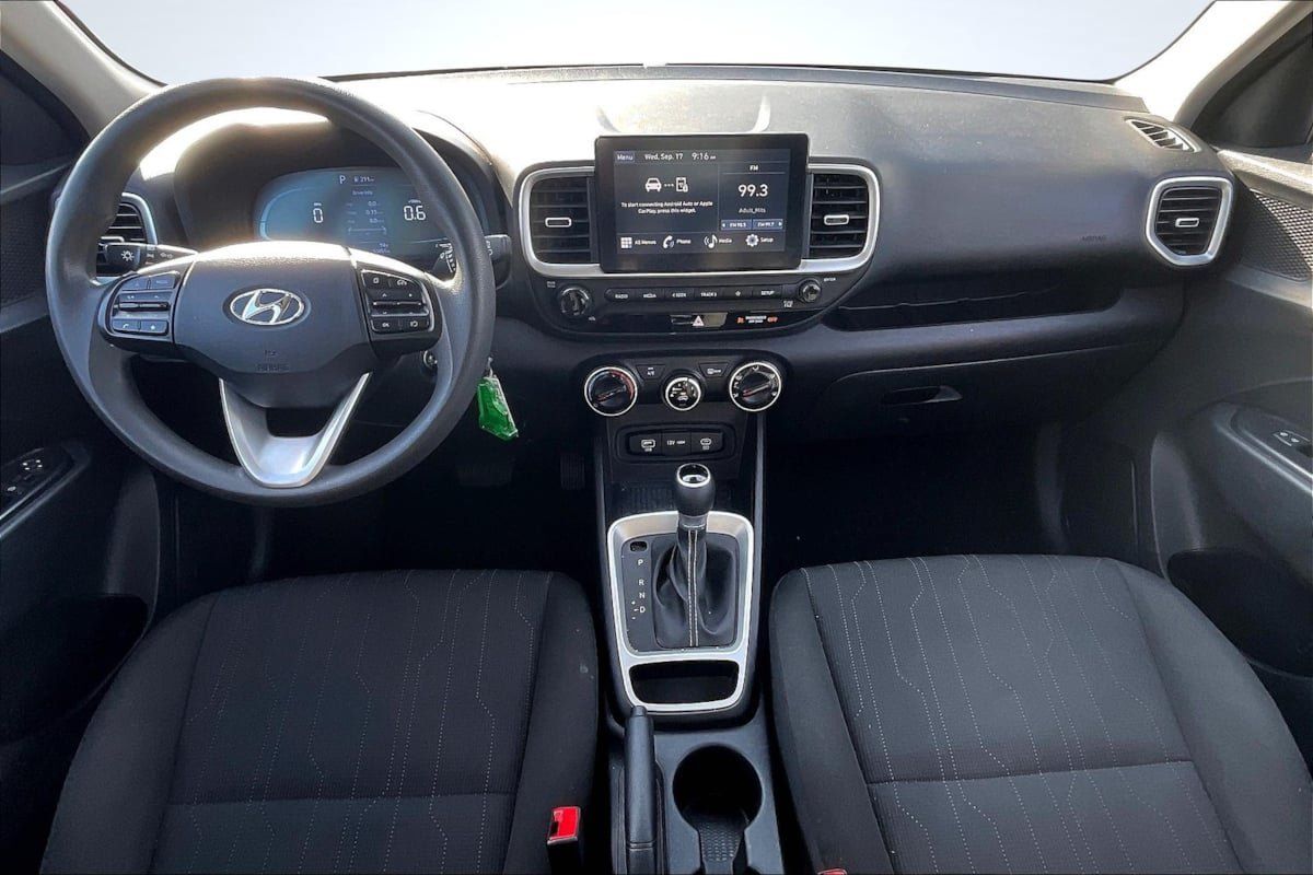 Used 2024 Hyundai Venue SE FWD image 16