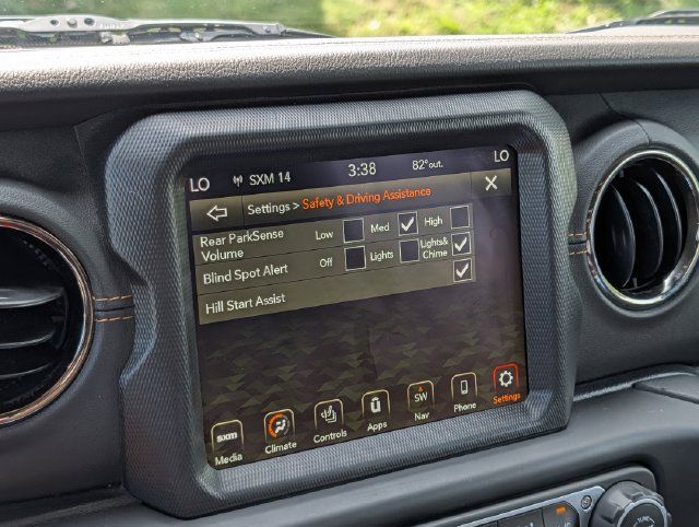 Used 2022 Jeep Gladiator Overland AWD/4WD image 23