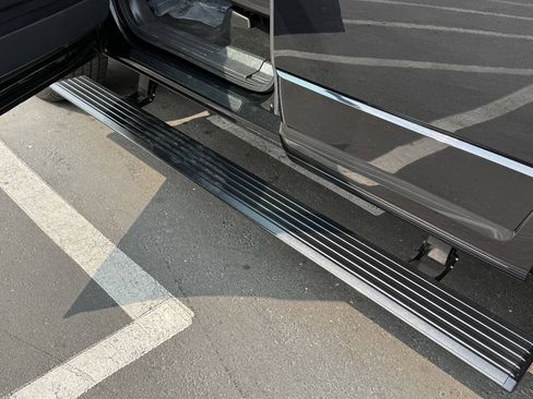 Used 2013 Lincoln Navigator 4WD w/ HD Trailer Tow Pkg image 12