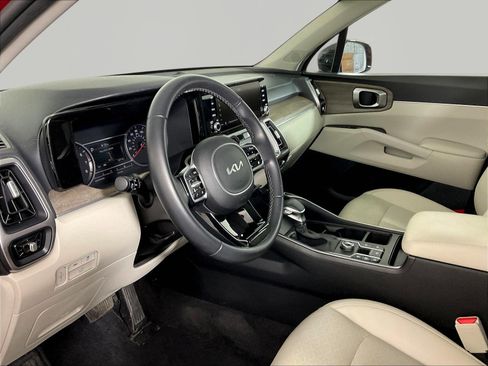 Used 2023 Kia Sorento EX w/ Panoramic Sunroof Package FWD image 17