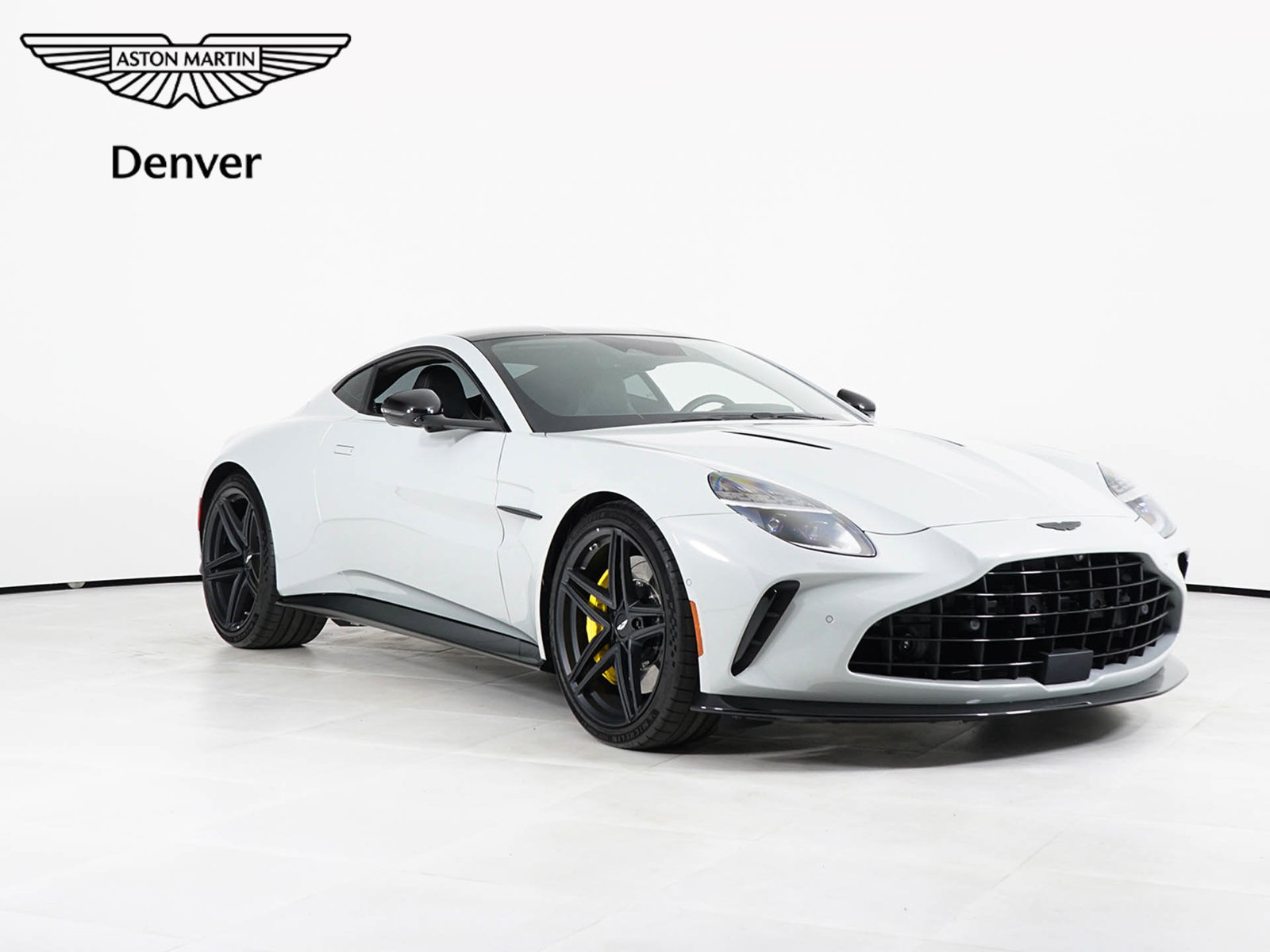 Used 2026 Aston Martin V8 Vantage Coupe RWD image 10