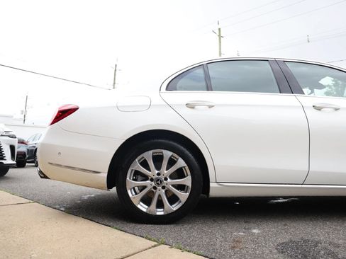 Used 2019 Mercedes-Benz E 300 4MATIC image 9