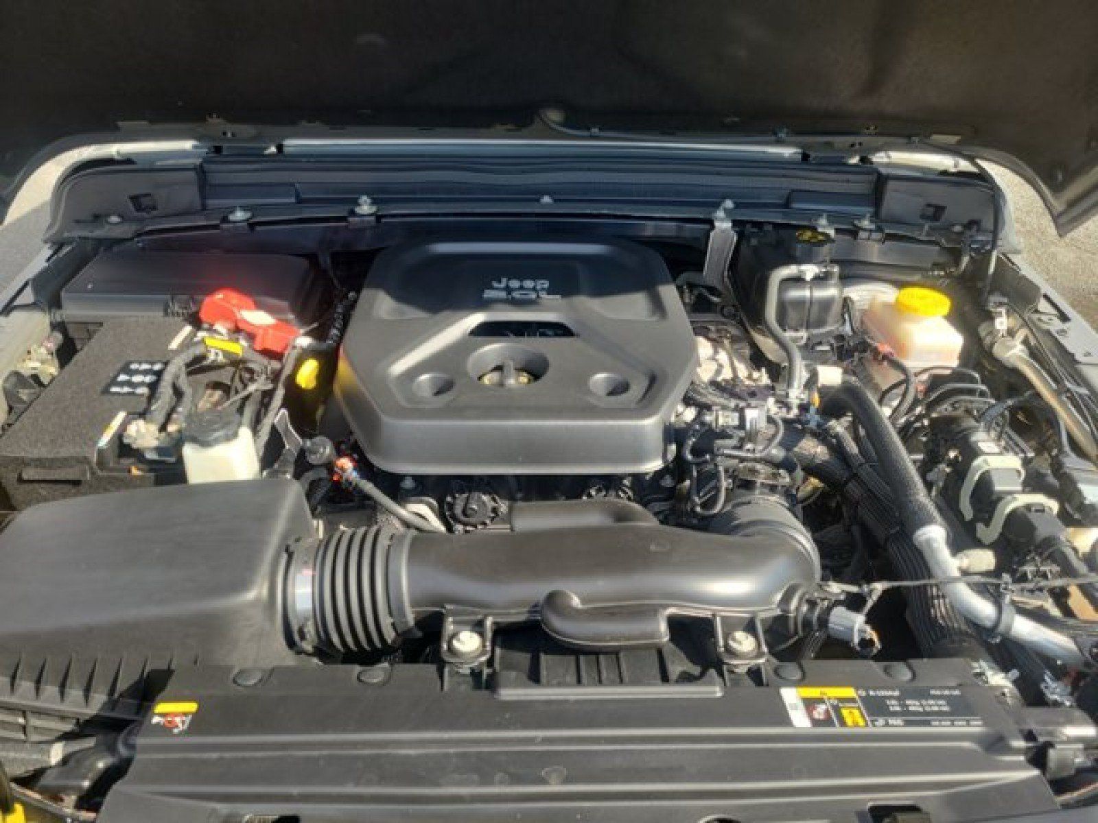 Used 2021 Jeep Wrangler Sport AWD/4WD image 9