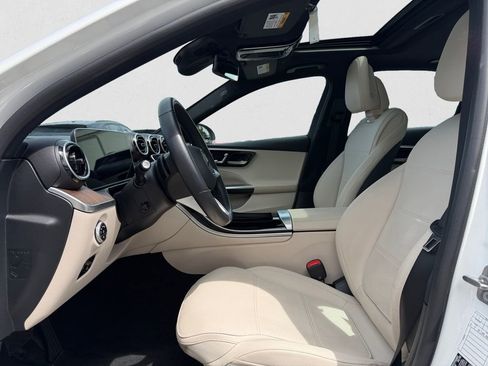 Used 2025 Mercedes-Benz C 300 Sedan image 9