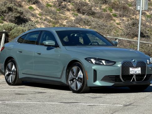 Used 2025 BMW i4 eDrive40 w/ Premium Package image 5