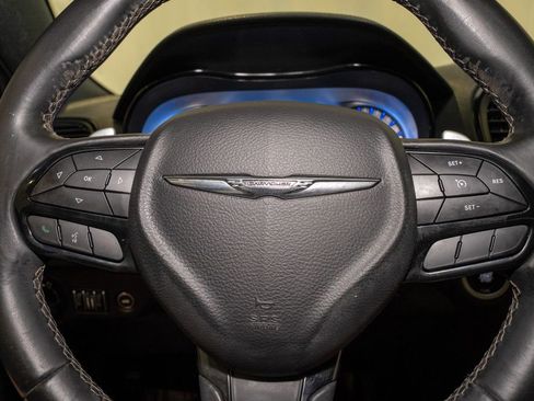 Used 2019 Chrysler 300 S image 16