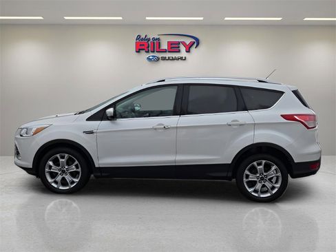 Used 2015 Ford Escape Titanium image 2