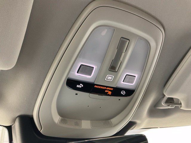 Certified 2025 Volvo XC90 T8 Plus AWD/4WD image 18