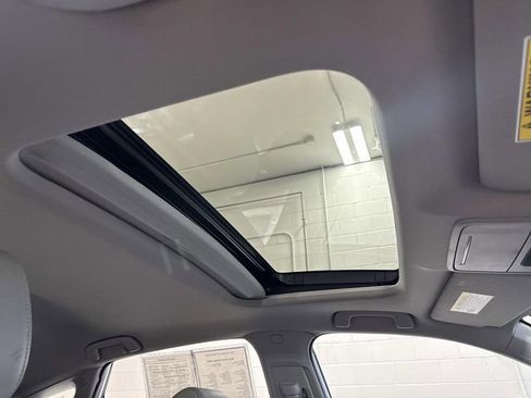 Used 2023 Acura Integra image 15