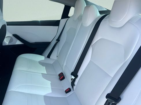 Used 2025 Tesla Model 3 Long Range RWD image 19