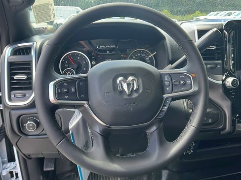 New 2025 RAM 5500 4x4 Regular Cab image 19