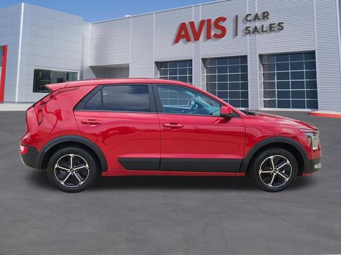 Used 2025 Kia Niro LX FWD image 7