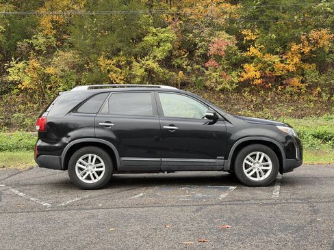 Used 2014 Kia Sorento LX image 24