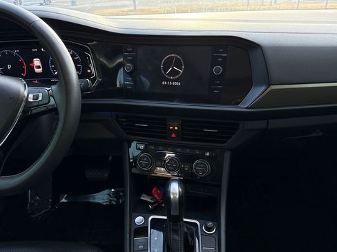 Used 2021 Volkswagen Jetta SEL Premium image 17