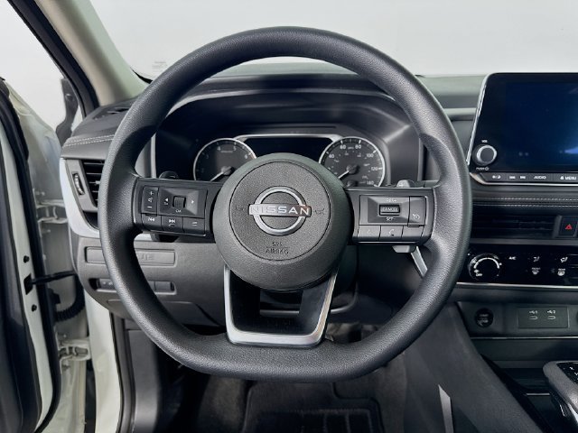 Used 2024 Nissan Rogue S FWD image 12