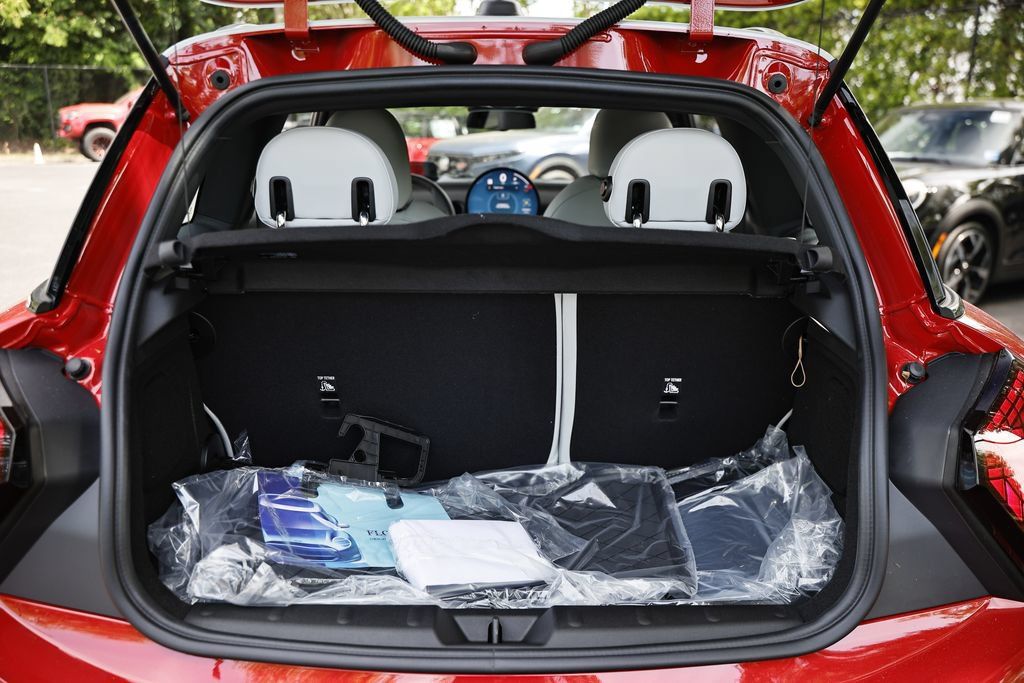 New 2026 MINI Cooper 2-Door Hardtop FWD image 26