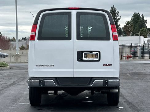 Used 2024 GMC Savana 2500 w/ Driver Convenience Package image 5