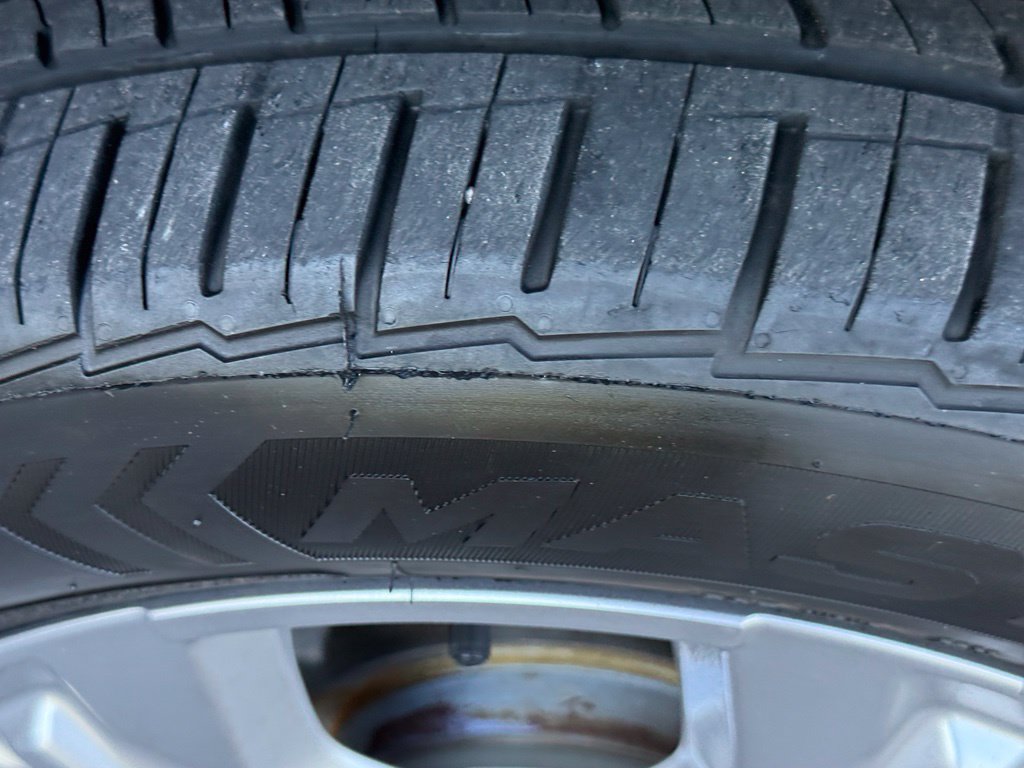 Used 2025 Honda HR-V LX image 41