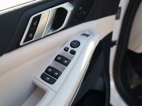 Used 2023 BMW X5 xDrive40i w/ Executive Package image 13