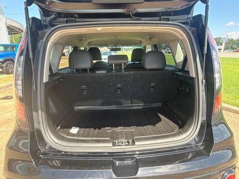 Used 2019 Kia Soul ! FWD image 8