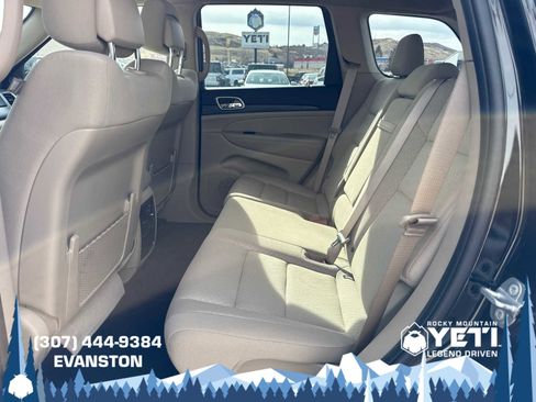 Used 2022 Jeep Grand Cherokee Laredo E image 19