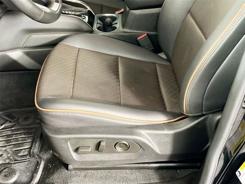 Used 2024 GMC Canyon AT4 w/ AT4 Premium Package image 18