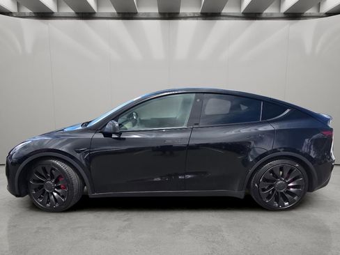 Used 2022 Tesla Model Y Performance AWD/4WD image 3