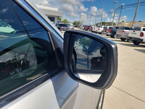 Used 2024 Jeep Grand Cherokee L Laredo w/ Luxury Tech Group I RWD image 9