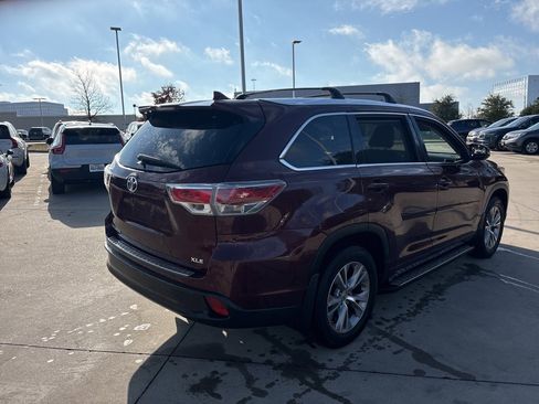 Used 2015 Toyota Highlander XLE image 5