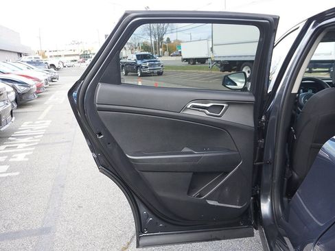 Used 2023 Kia Sportage LX image 23