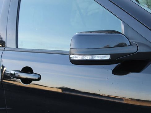 Used 2018 Ford Explorer XLT w/ Equipment Group 202A image 34