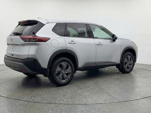 Used 2025 Nissan Rogue SV FWD image 9